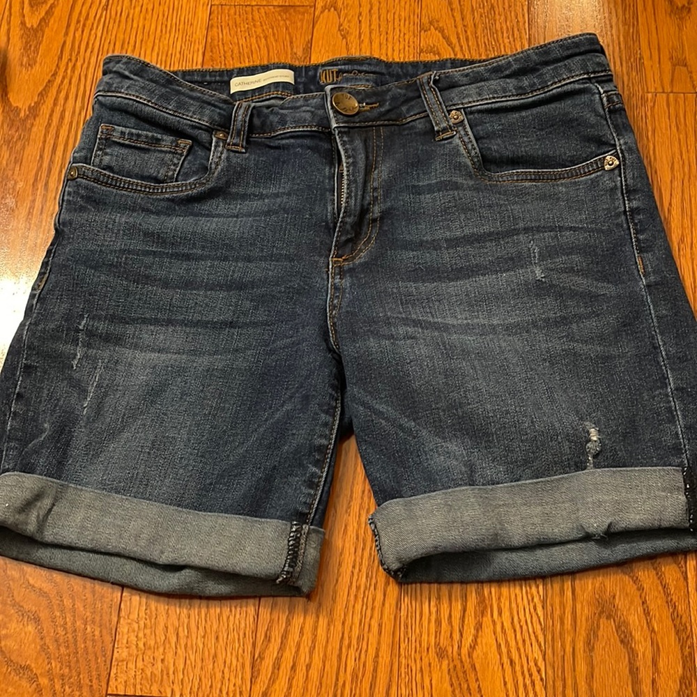 Kut from the Kloth Catherine boyfriend shorts size 4 EUC